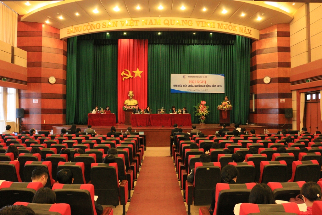 Kinh nghiệm chọn và sắp xếp ghế hội trường cho trường Đại học 